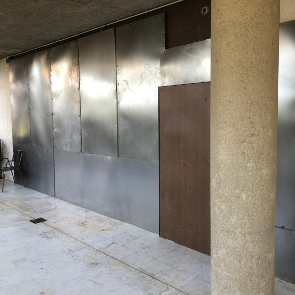 puerta antiokupa reforzada instalada